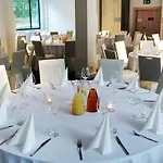 - Hotel, Conference & فندق
