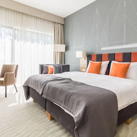 Szálloda - Hotel, Conference & 4*