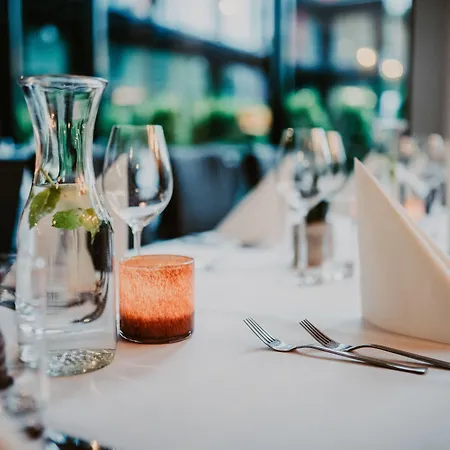 Szálloda - Hotel, Conference & 4*