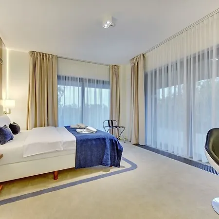 - Hotel, Conference & 4* Sopot