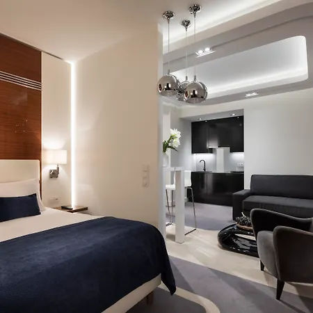 - Hotel, Conference & Σόποτ