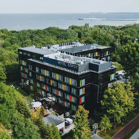 - Hotel, Conference & 4* Сопот