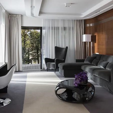 - Hotel, Conference & 4* Sopot