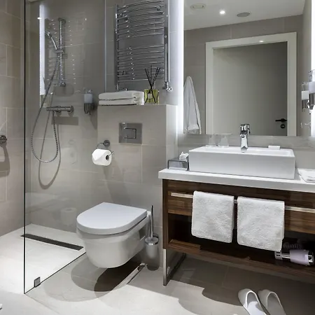 - Hotel, Conference &
