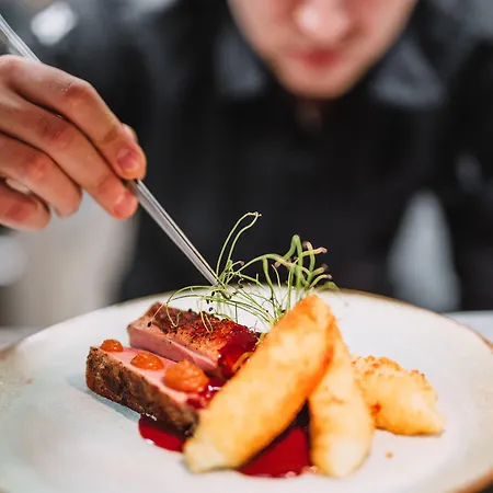 - Hotel, Conference & Sopot