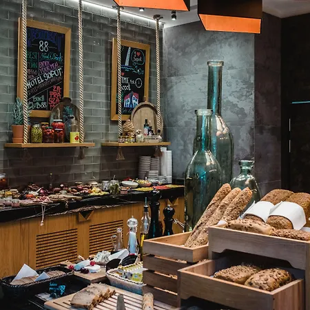 - Hotel, Conference & Sopot