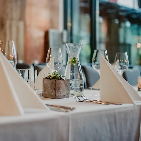 - Hotel, Conference & Сопот