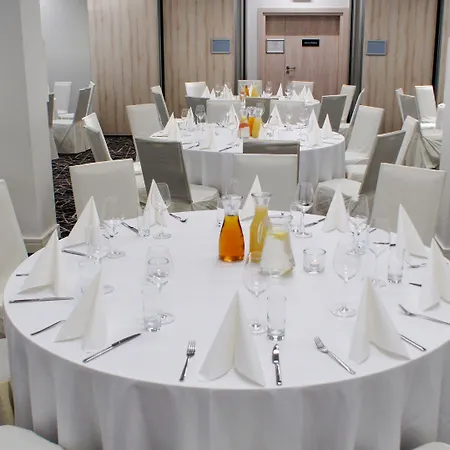 - Hotel, Conference & 4* Сопот