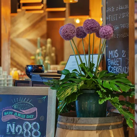 - Hotel, Conference & 4* Sopot