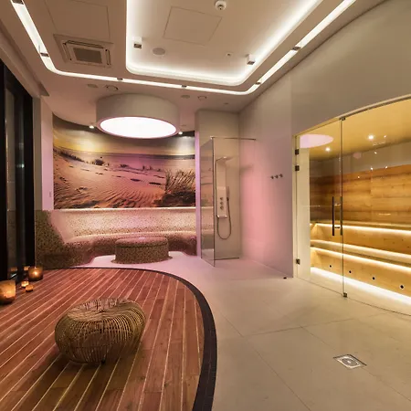 - Hotel, Conference & Hotel Sopot