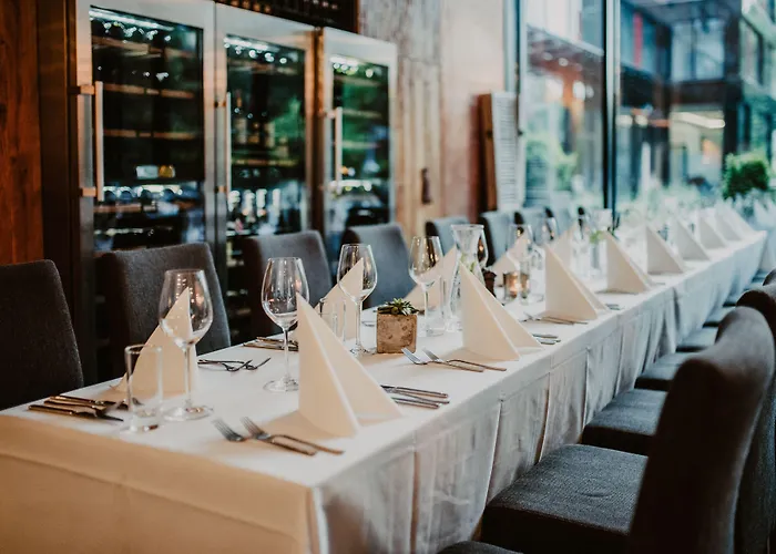 - Hotel, Conference & Hotell Sopot