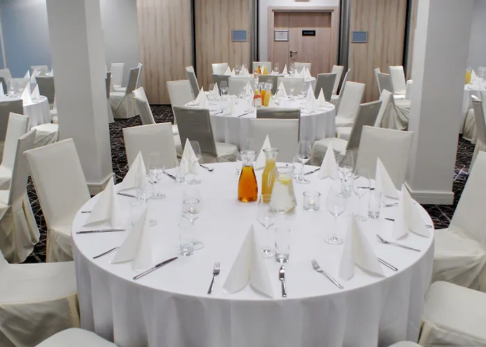 - Hotel, Conference & 4* Sopot